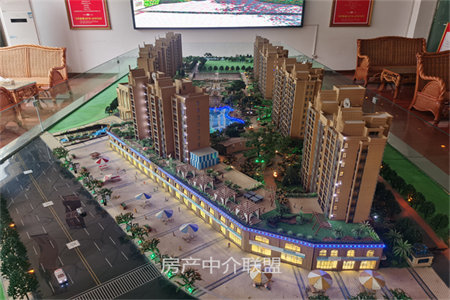 单价7000！！恒大翡翠龙庭精装未入住拎包入住！